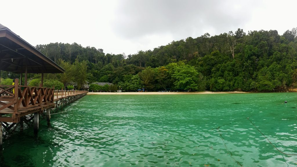 Pláž Gaya na ostrově Borneo